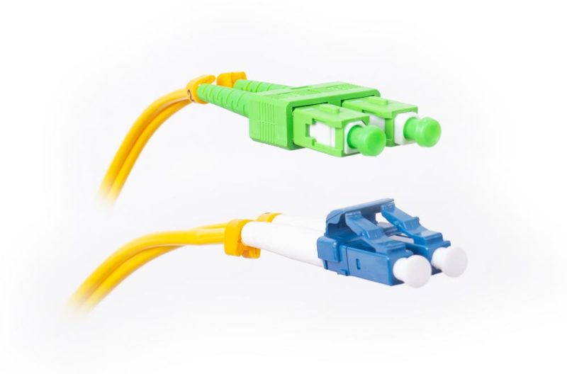 PATCHCORD ŚWIATŁOWODOWY GETFORT SM SC/APC-LC/UPC DUPLEX 2M
