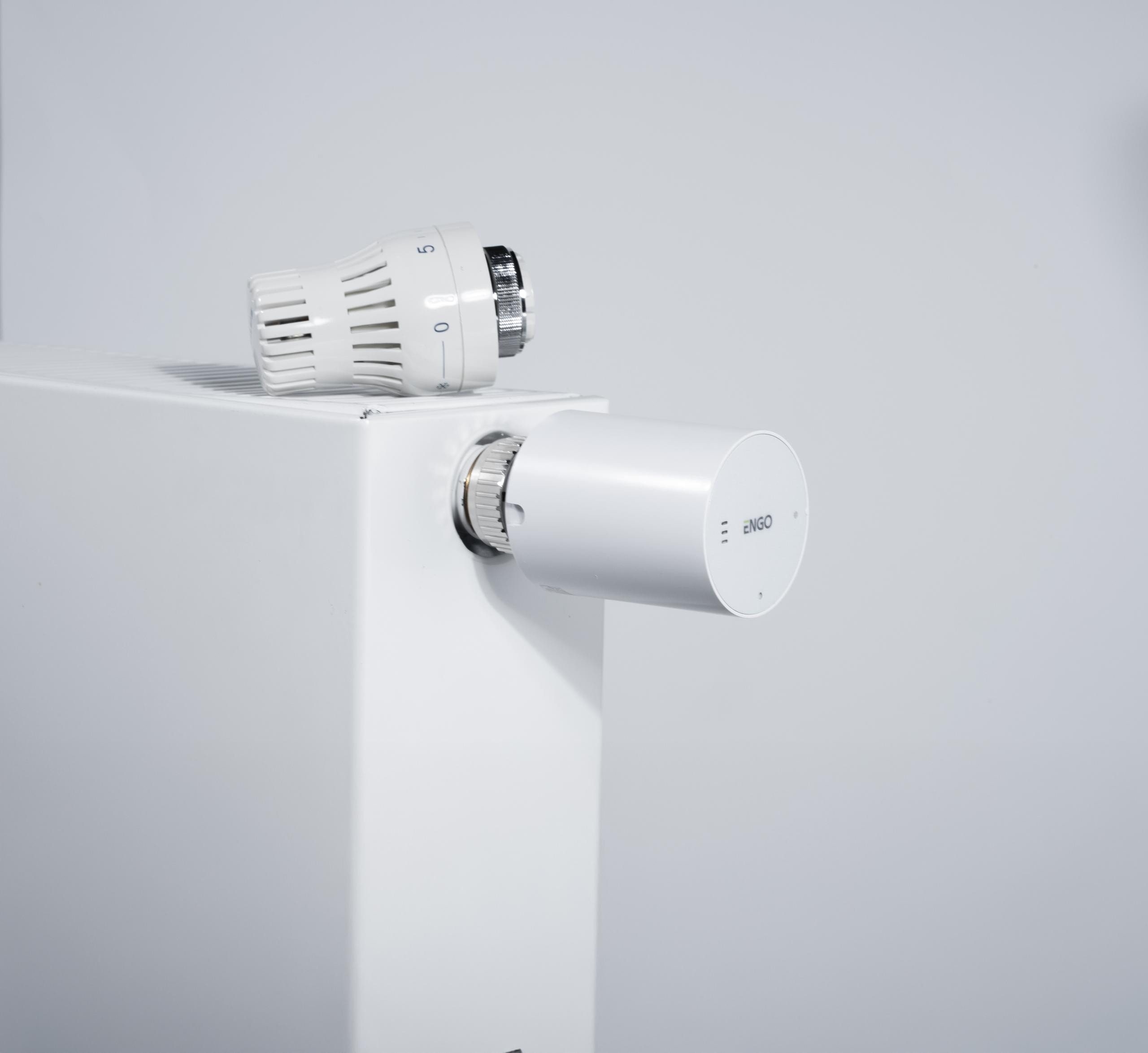 ENGO Controls Inteligentný sada vykurovania Biely (E25-BATW + ETRV-M30 + EPlug WIFI) – Obrázok 5